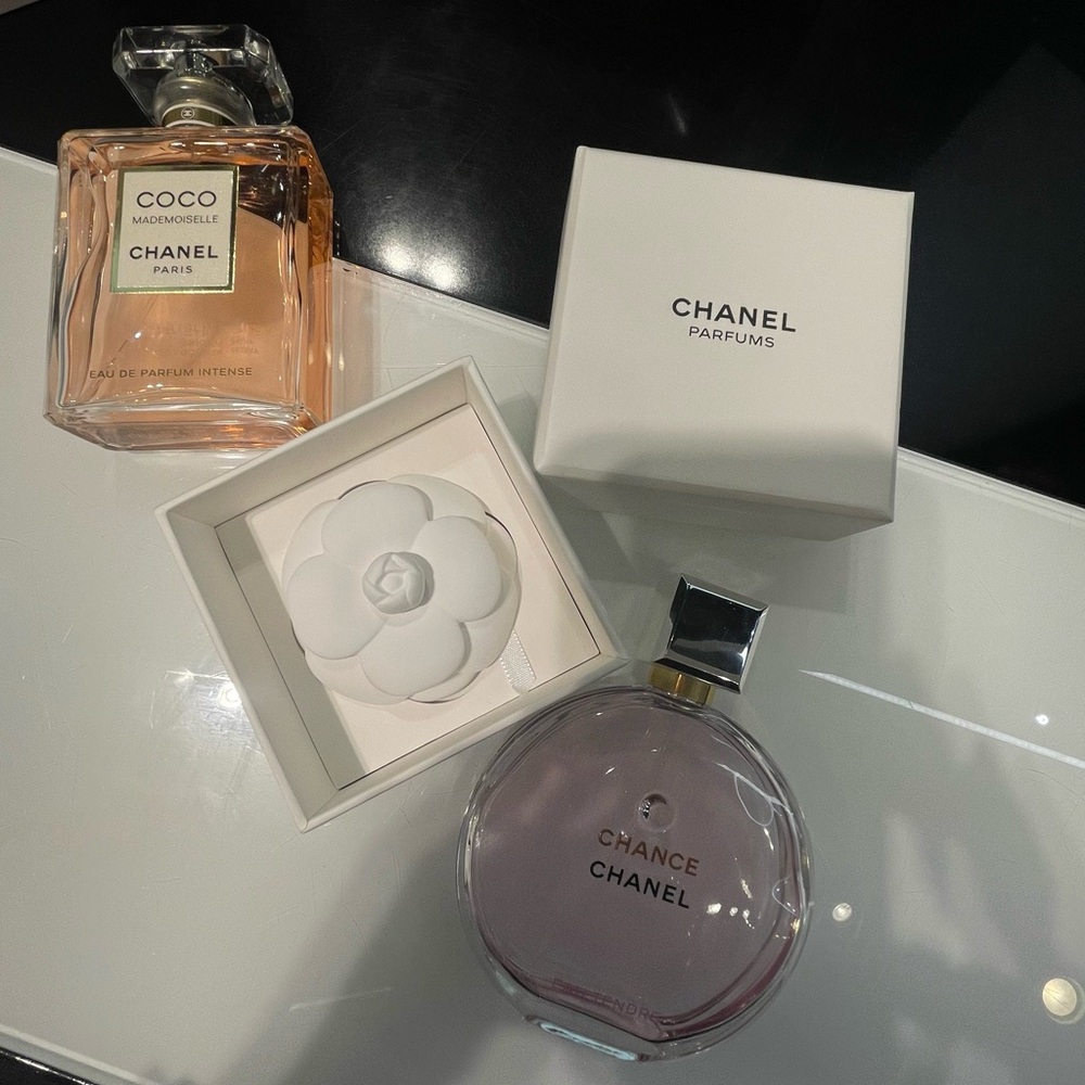 Ceramic Chanel camellia